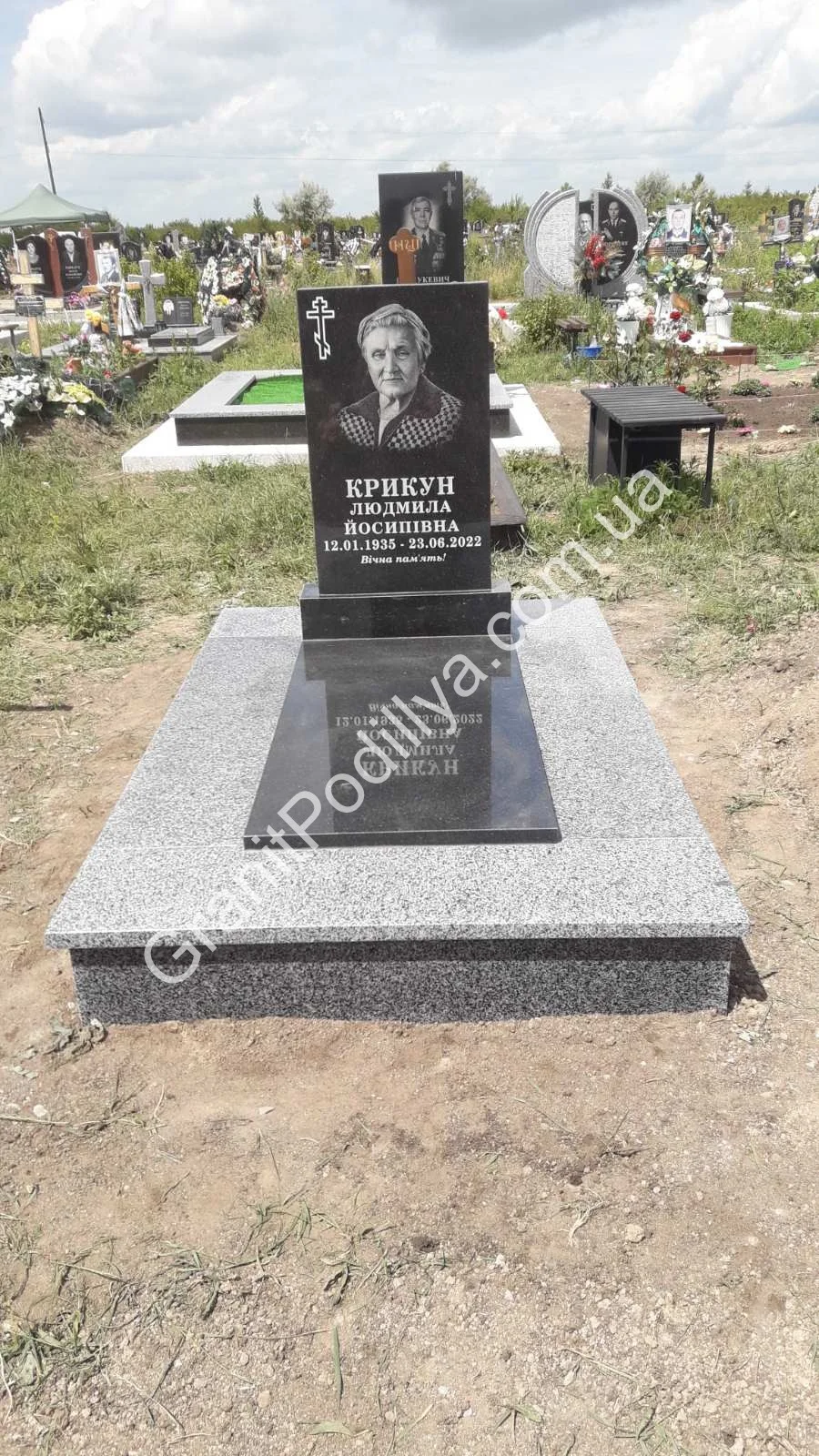 Одинарний пам'ятник з граніту - Кам'янець-Подільський | GranitPodillya